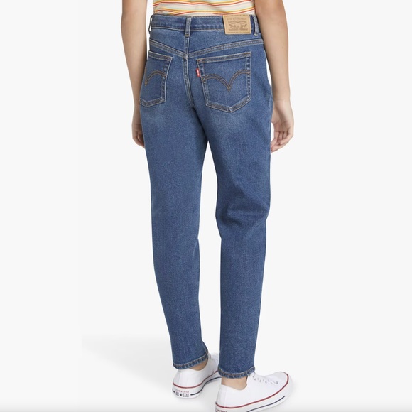 🎉HP🎉Levi’s Silver Tab Mini Mom jeans. Size 8 reg. - Picture 2 of 11